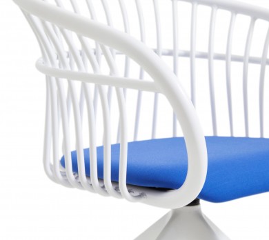 Studio 4 Star Pyramid