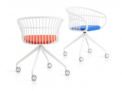 Studio 4 Star Pyramid