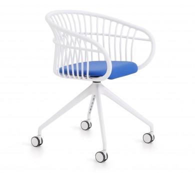 Studio 4 Star Pyramid