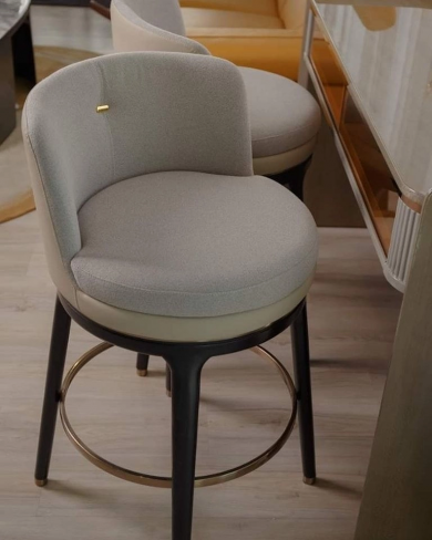 Omar Swivel Stool